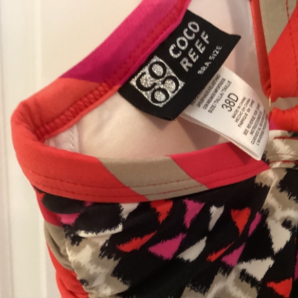 Beautiful colourful full piece bathing suit - Picture 3 of 3